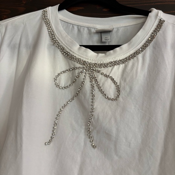 a new day x Target White Short Sleeve Top Bow Silver Rhinestone Beaded Neckline - Picture 3 of 9